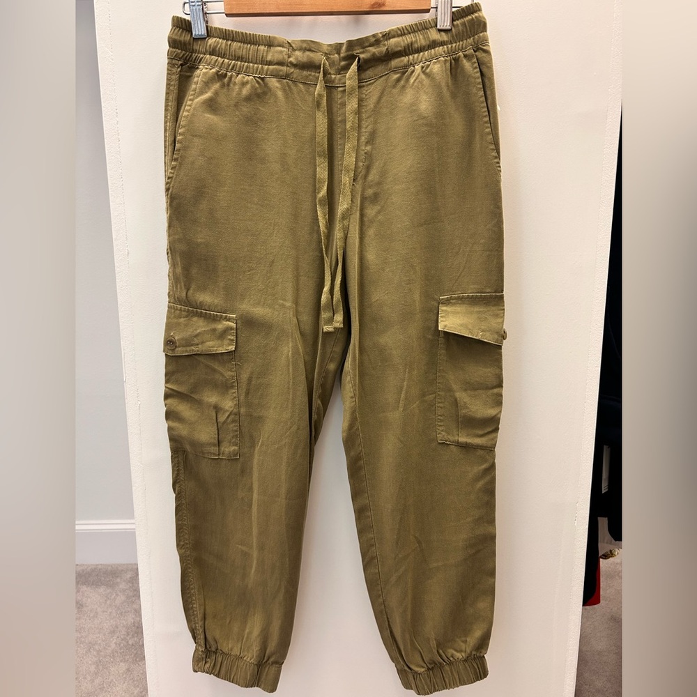 NWT Cloth & Stone moss green drawstring casual pants